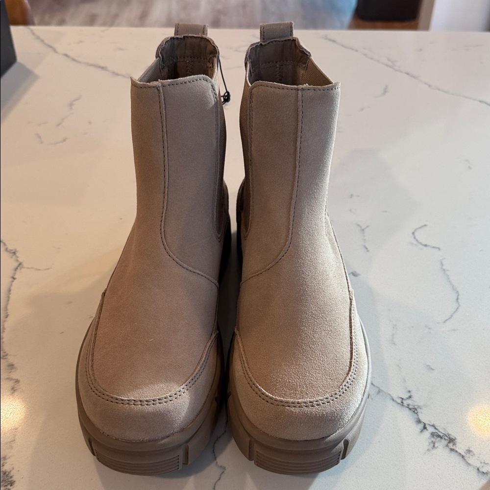 Sorel Explorer Strt Chelsea Boot - Picture 2 of 5